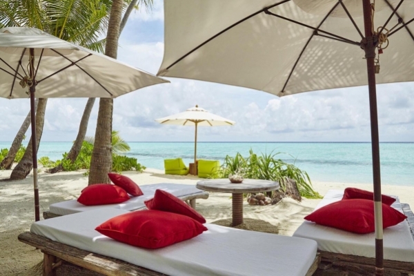 Maalifushi Castaway Picnic at Lavadhoo